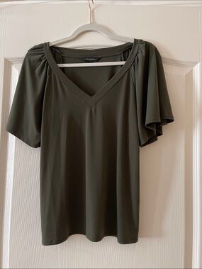 Banana Republic Olive V-Neck Short Sleeve Top, Sz Small